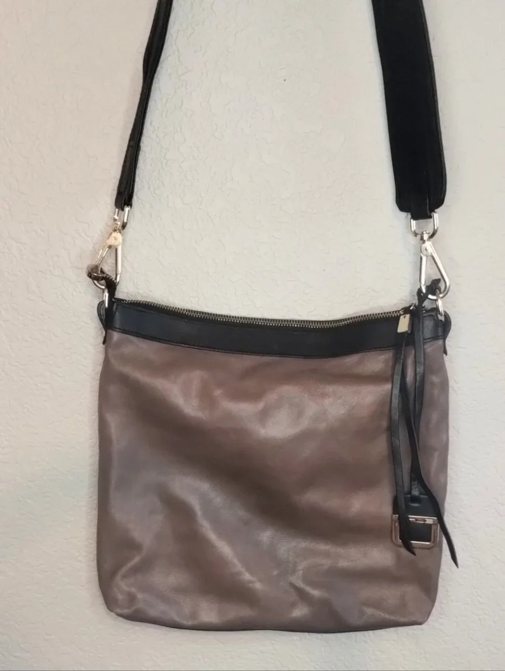Innue Made In Italy BUTTER SOFT Tri-Tone Leather Crossbody Bag Handbag Purse